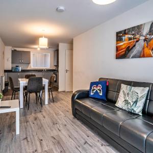 One-bedroom ground floor apartment in Birmingham with parking