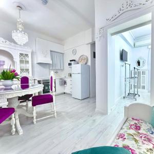 Lora Home by Frangki
