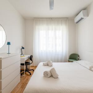 [City Life-Corso Como] Flat with private balcony