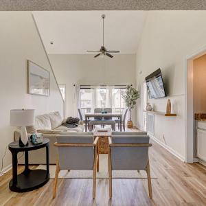 5 Min to Beach and Golf plus Pool