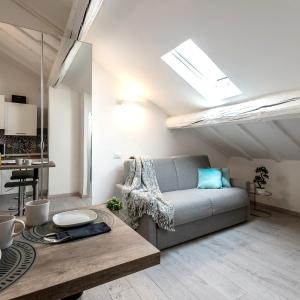 StayEasy Corso Como 9 - Attic studio apartment