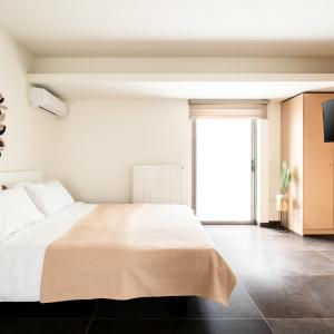 Elysee apartment 9B