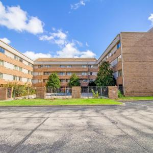 Tulsa Square Hotel Central, I-44 By OYO