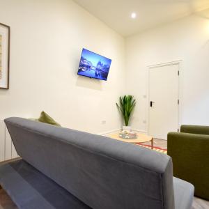 CITYeSCAPE - Spacious 1BR Duplex Sofabed - NQ