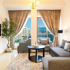 1BHK , 5 mins from DXB airport & metro