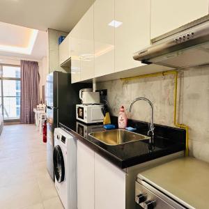 Spacious Studio Apartment Burj View with Balcony Free Parking by Belvilla