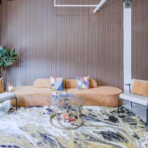 BRAND NEW Modern 1BD Loft in Downtown with free parking