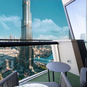 3BR Luxury Apartment with Burj Khalifa View and Direct Dubai Mall Access - Pool and PS5 Included