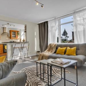 Love-All Wimbledon Apartment with free parking