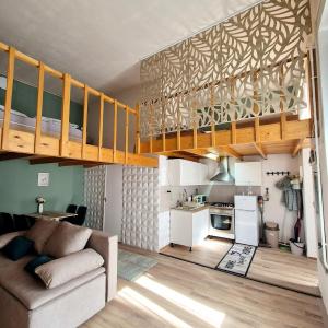 Calm and elegant apartment with AC in the downtown