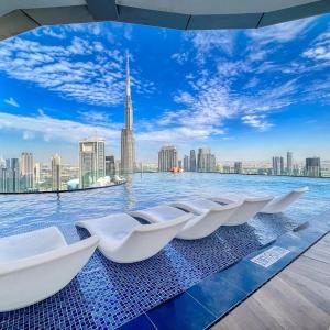 Stunning 1BR High Floor with Rooftop Infinity Pool