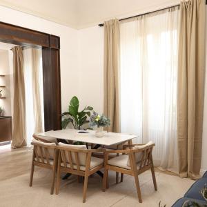 Four Seasons Apartment