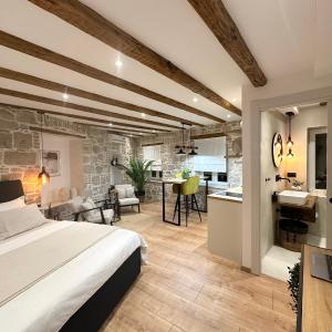 Dani Central Apartment- Heart of Split Stay