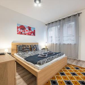 TOL26 Chic Studio