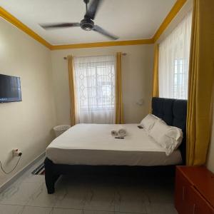 1 bed at Bamburi with extra mattress