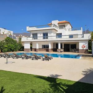 KARAT Villa Oasis del Duque