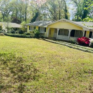 Spacious ranch home near Stone Mountain Park