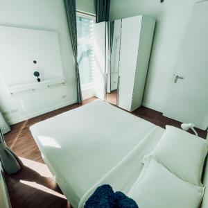 Full-Serviced Residential Apartment in Uptown, BGC