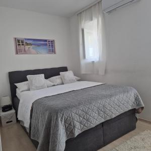 Room near the center