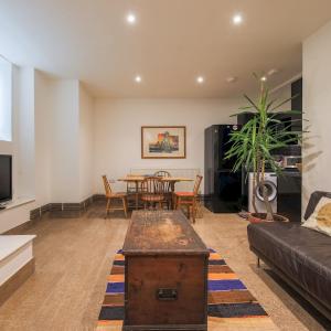 Pass the Keys Stylish Flat - 20 Mins from Central London