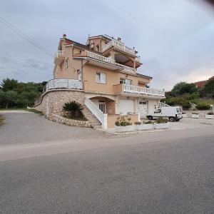 Gordana Apartments