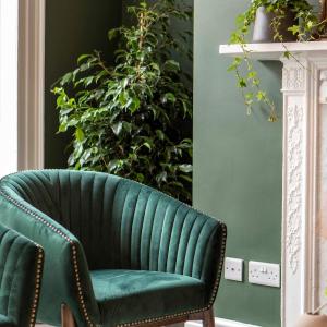 Henrietta Quarters - Central Bath Retreat