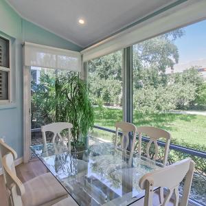 Updated 2BR Siesta Key condo with private beach access