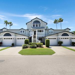 Beautiful Siesta Key condo - Two heated pools, tennis, pickleball, private beach access