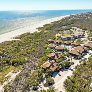 Spacious 3BR retreat with Full Wrap-Around Lanai - Sanibel Island - Pet Friendly - Signal Inn 13