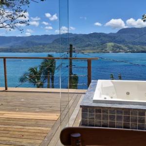 Casa em Ilhabela com vista MARAVILHOSA para o mar