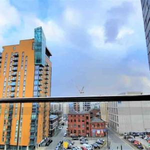 2 bedroom apartment Manchester City centre dec