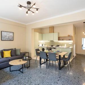 Spacious 2-Bedroom Retreat in the Heart of Athens