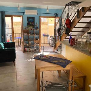 Panier Apartment4 bedrooms 2 bathrooms terrace 12 rue Saint Pons