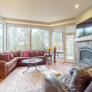 Ponderosa Views & Seclusion in Century West