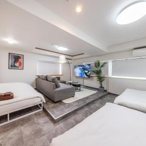 Shinjuku 13 min Maximum 8 people 60 sqm Roppongi, Tsukiji direct access Full renovation 7 min walk from Ochiai Minami-Nagasaki Station
