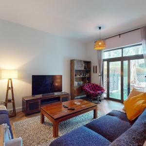 Private Garden Lake Views Fully Furnished