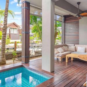 Waterfront Luxury Lodge w Private Pool