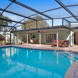 Immaculate 3 BR tropical pool home in Bradenton - Sugar Beach