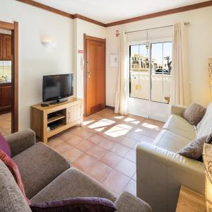 Apartment near Praia do Carvalho Beach