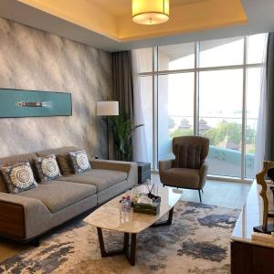 Spacious Apartment in Palm Jumeriah with access to private beach