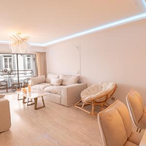 2-bedroom luxurious apartment with balcony and parking