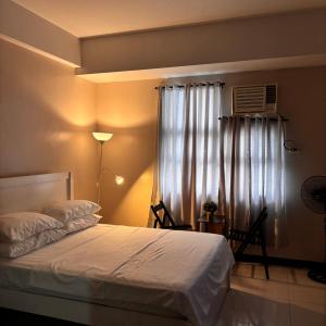 101 Newport West wing condominium