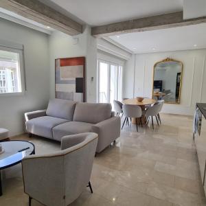 Navas PentHouse 302 By Florentia Homes