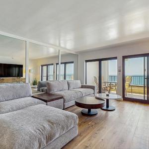 Breakers East 1203