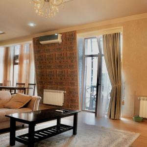 Central Old Batumi Cozy Apartment With Balcony