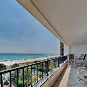 Breakers East #404