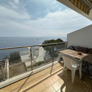 Apartamento vista mar y parking en Roses AV-27