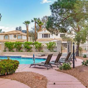 Pool Access Beautiful Modern Home in Las Vegas!