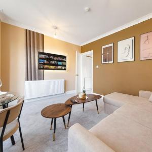 Prime Location - Stylish Retreat - WIFI & Netflix