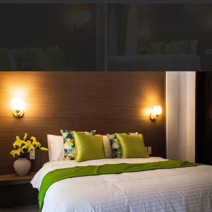 Villa del Sol 1 Barkada Rooms